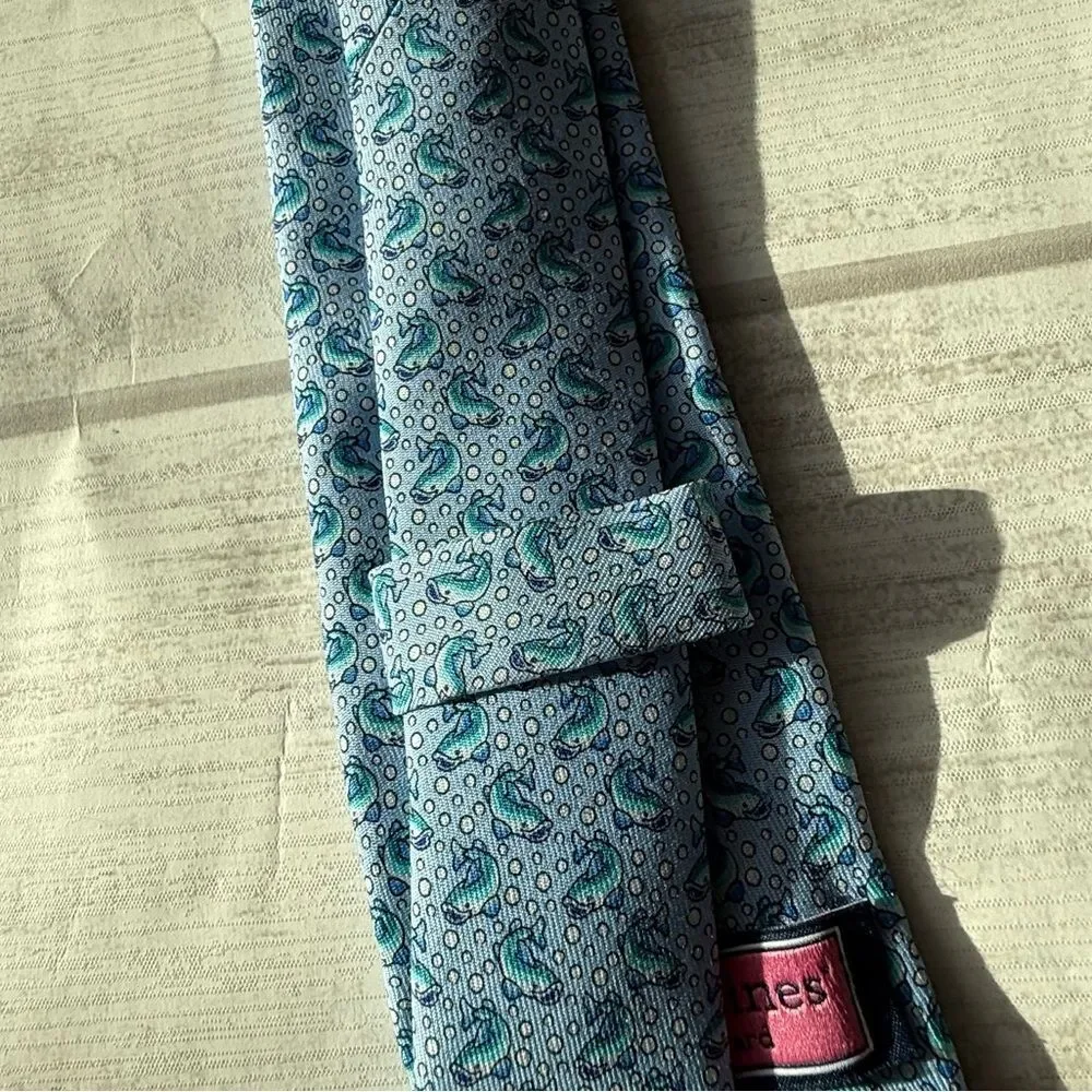 Vineyard Vines 100% Silk Tie Whake style 48 inch blue